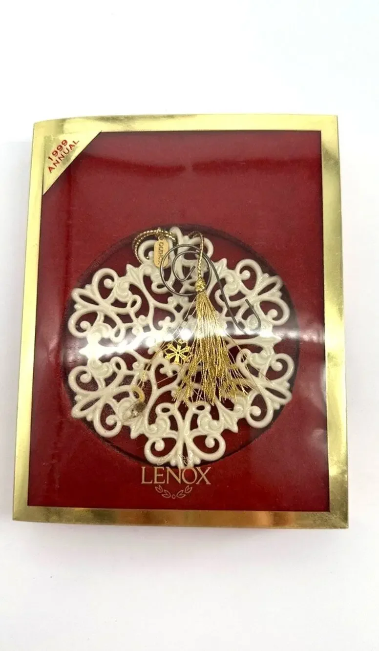 Lenox 1999 Annual Snow Fantasies Snowflake Ornament Porcelain Gold Tassel Box